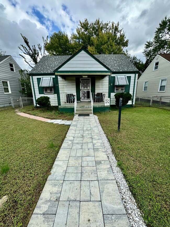 Building Photo - 3 bed house in Church Hill! Central HVAC, laundry, yard with shed!