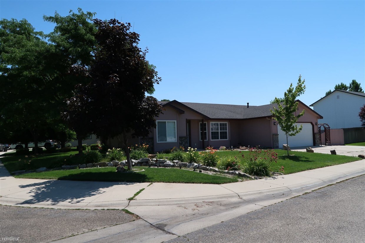 Primary Photo - 2044 S Coronado Way