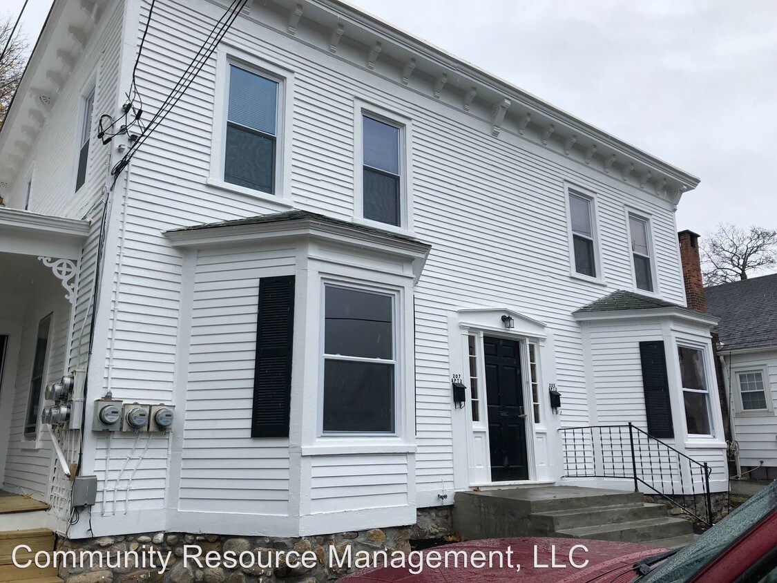 Foto principal - 207-207 Grove St