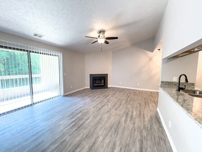 ¡Hermosos planos de planta abiertos! - Huntington Glen