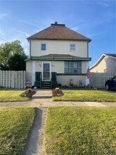 Building Photo - 127 E 35th St