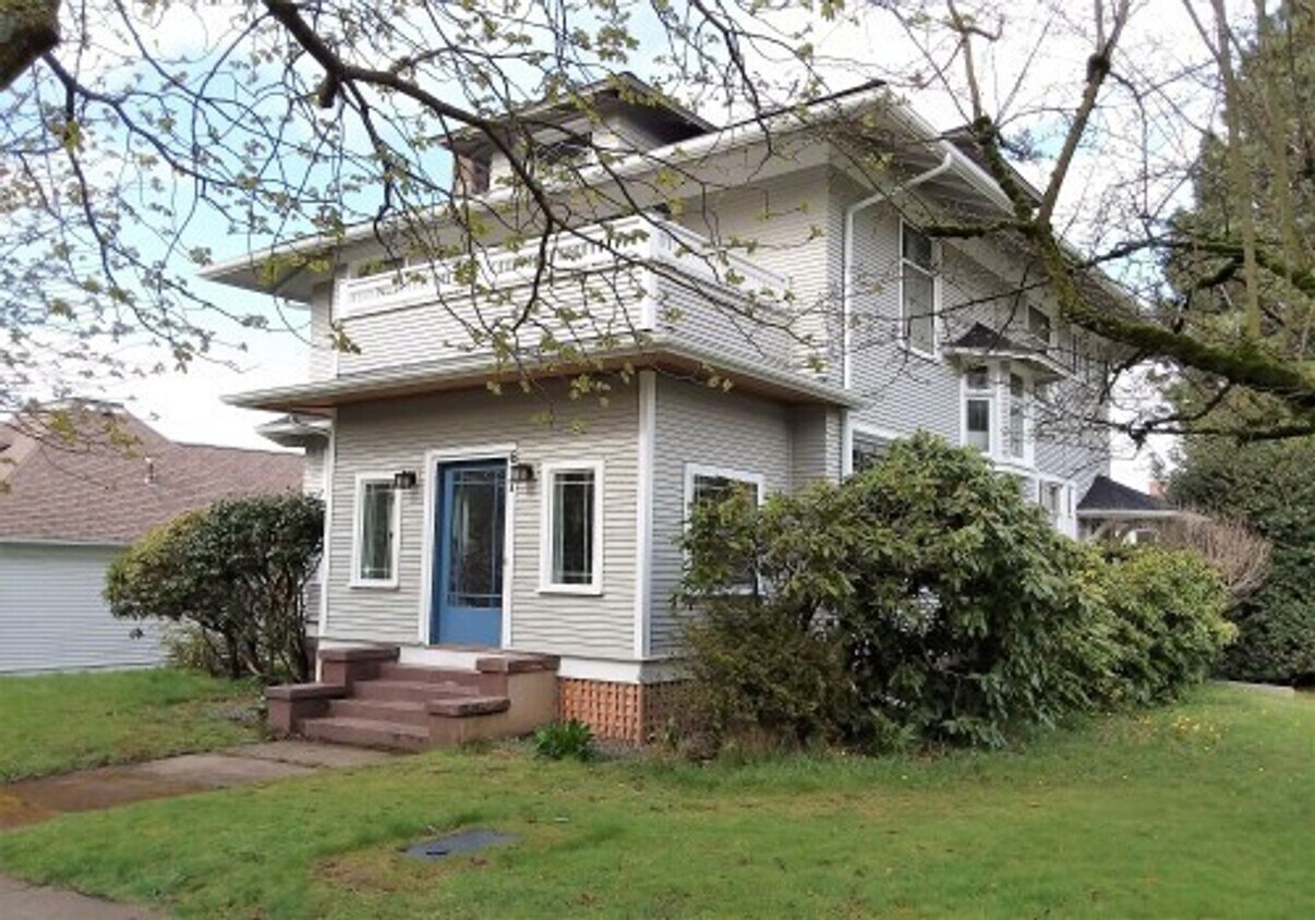 Historical 3Bedroom Home Near Downtown Be... House Rental in