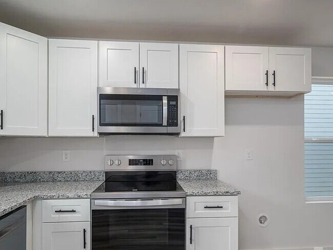 Foto del edificio - 717 7th Ave SW