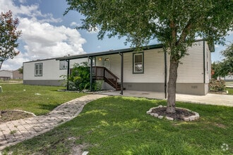 Building Photo - 7151 Woodlake Pkwy