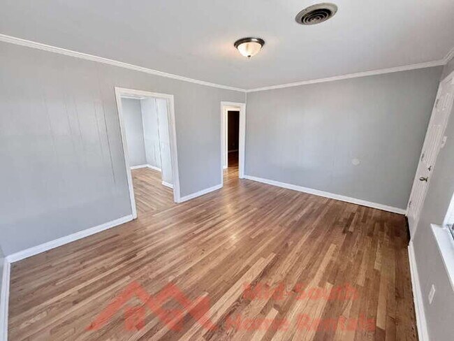 Foto del edificio - 2054 Benford St