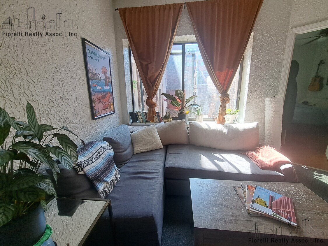 Foto principal - 75 N Margin St