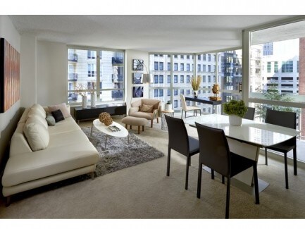 Building Photo - 6 E Delaware Pl