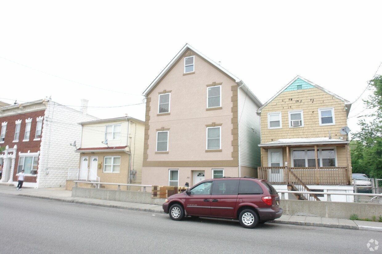 Foto del edificio - 106 Washington St