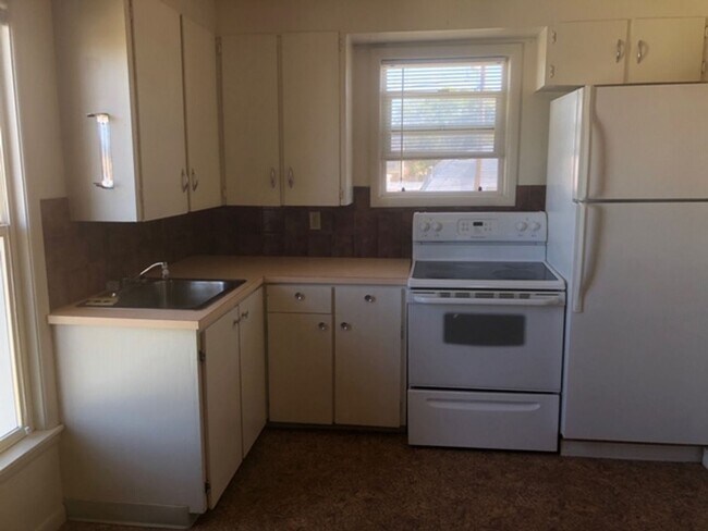 Foto del edificio - 27 8th Ave W