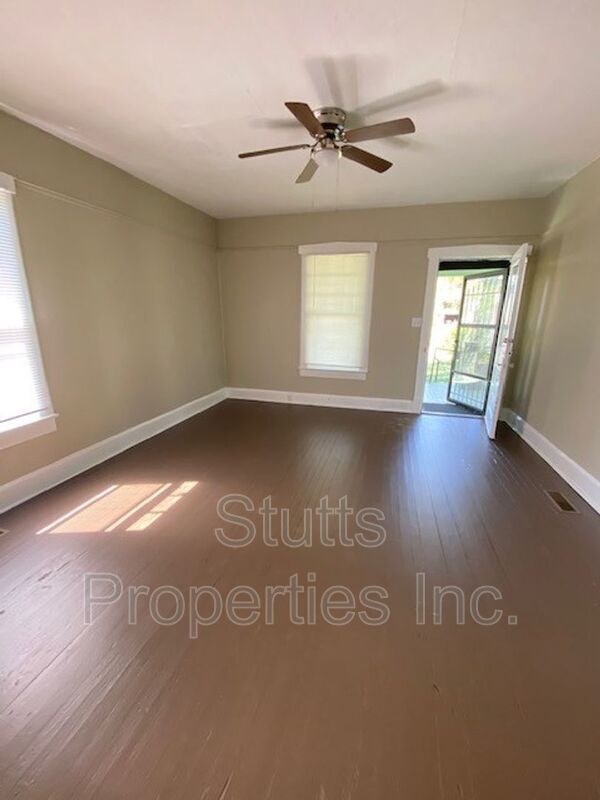 Building Photo - 806 E Tombigbee St