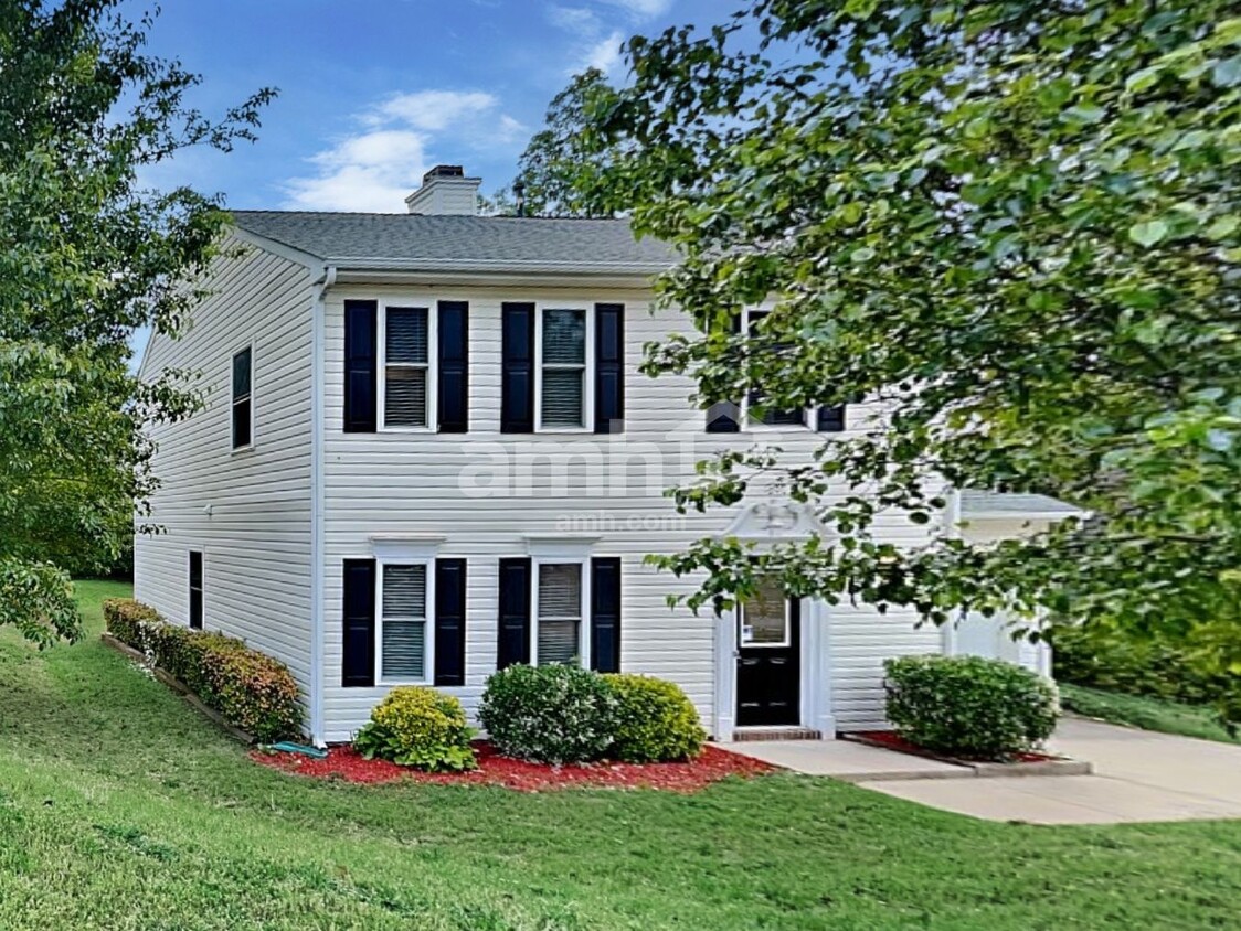 Primary Photo - 4401 Cobble Creek Ln