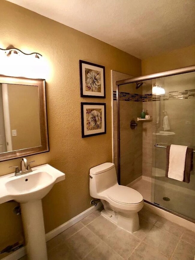 Building Photo - 1700 Civic Center Dr