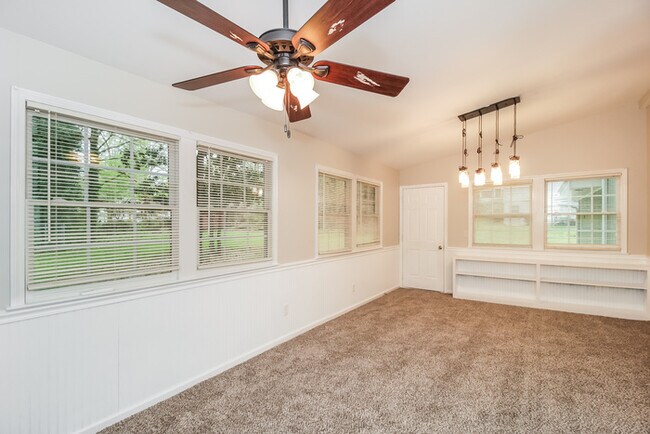Foto del edificio - Fantastic 4bd/2.5ba home! Coming soon!
