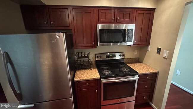 Foto del edificio - 6936 Hanover Pkwy