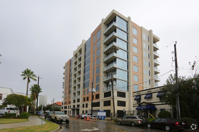 Building Photo - Riva at the Park