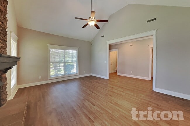 Building Photo - 1306 Crescent Ridge Drive