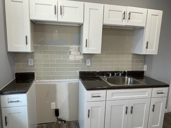 Foto del edificio - Anika Homes 3 Bedroom