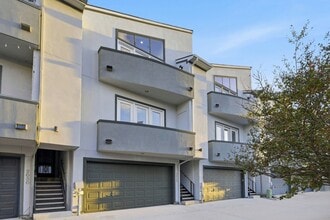 Building Photo - 2028 Tuam St