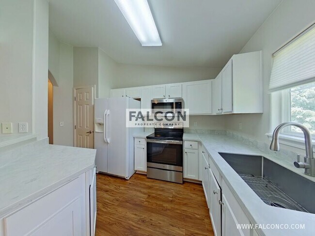 Foto del edificio - 6925 Ash Creek Heights