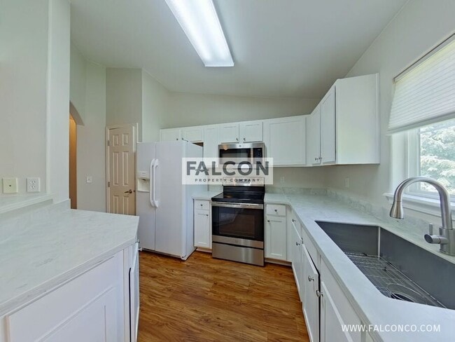 Building Photo - 6925 Ash Creek Heights