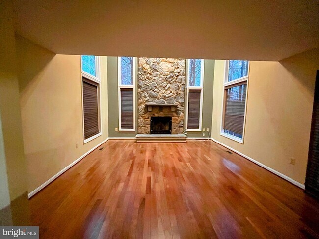 Foto del edificio - 16 Taber Ct