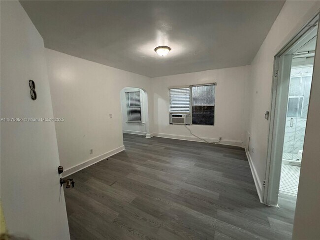 Foto del edificio - 177 NE 50th St