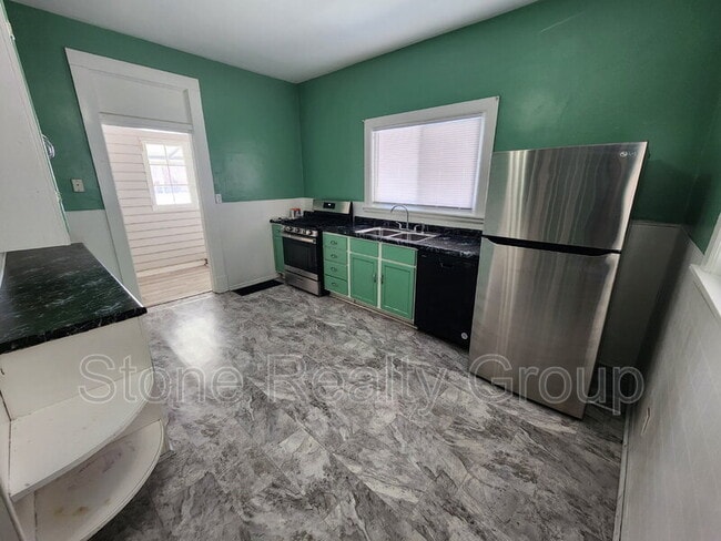 Building Photo - 71 S 15th St