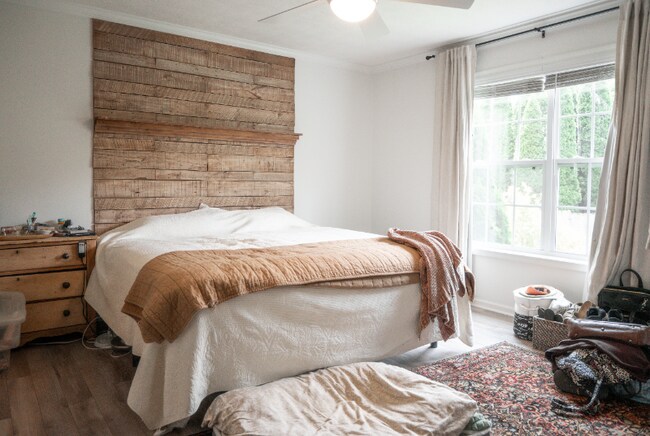 Foto del edificio - 24 Oakcrest Dr