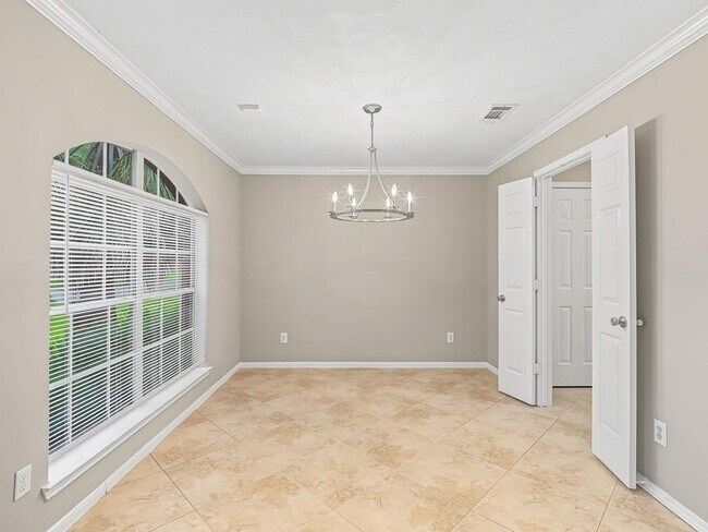 Building Photo - 2026 Mossy Trail Dr