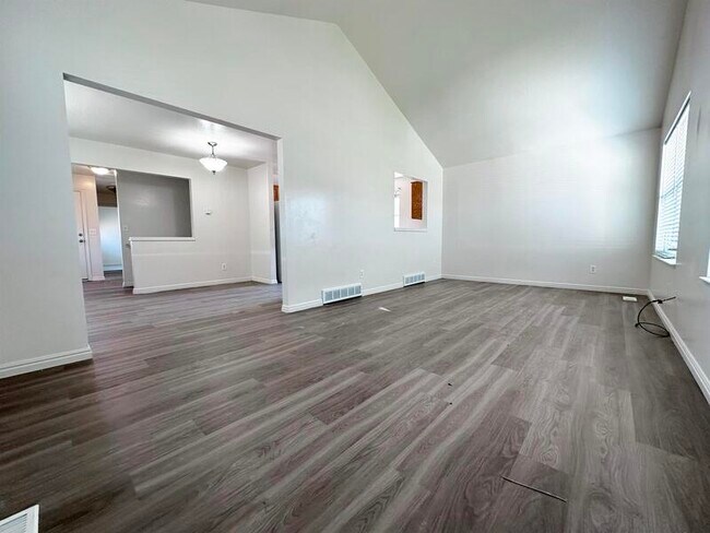 Foto del edificio - 312 N 400 W