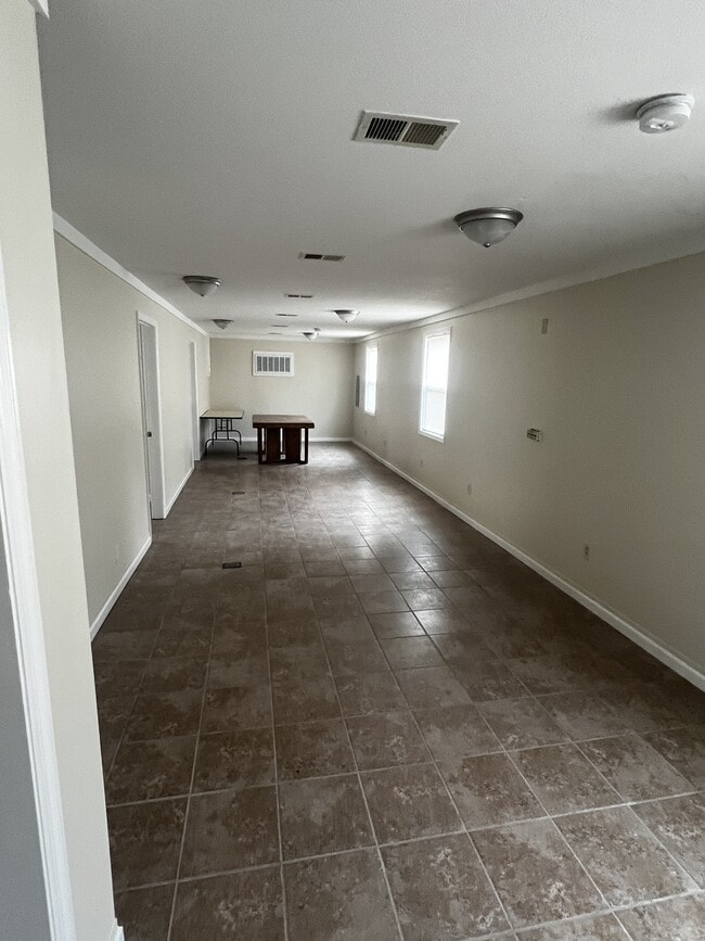 Foto del edificio - 551 N Lee Ave