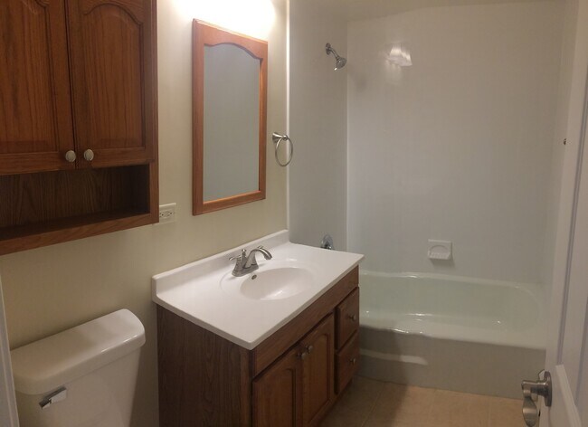 Building Photo - 7505 Country Ln