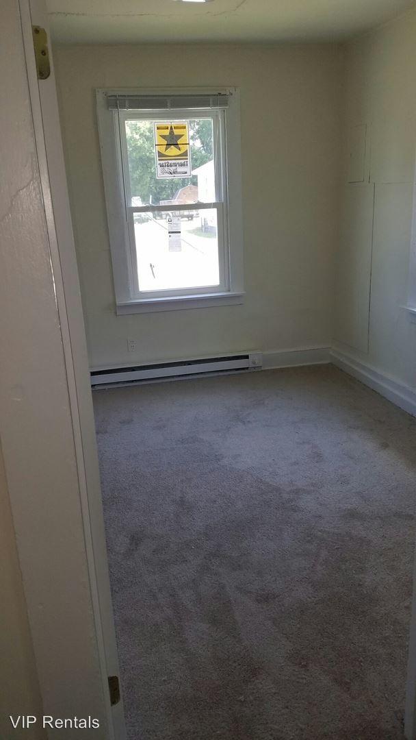 Building Photo - 2 br, 1 bath House - 111 5th St