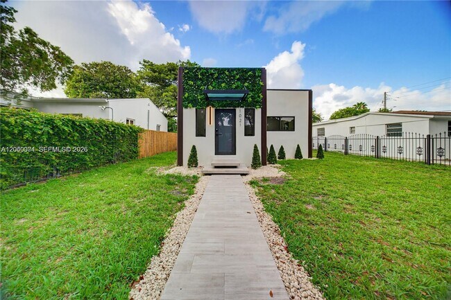 Building Photo - 1021 NW 48th St