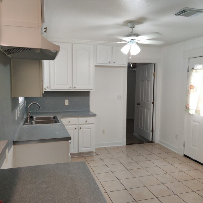 Foto del edificio - 919 Oak Meadows St