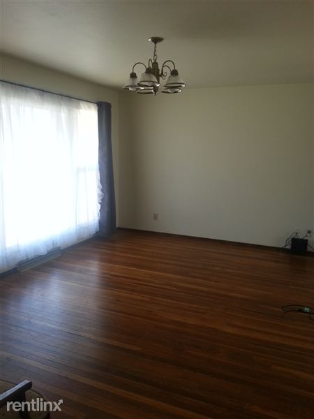 Foto del edificio - 5828 N Western Ave
