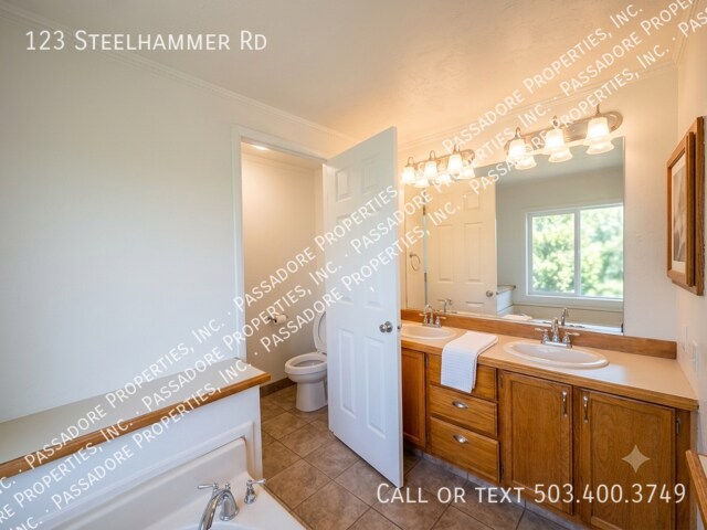 Foto del edificio - 123 Steelhammer Rd