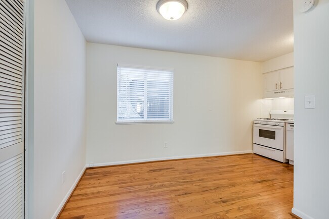 Foto del edificio - 4012 Oak St