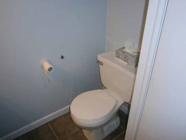 Building Photo - 2BR, 1.5 Baths in Central Schools