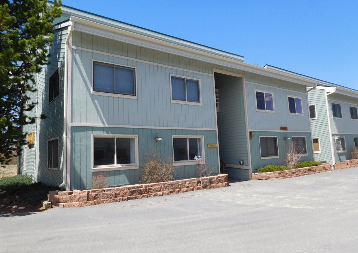 Primary Photo - 300 Sterling Way