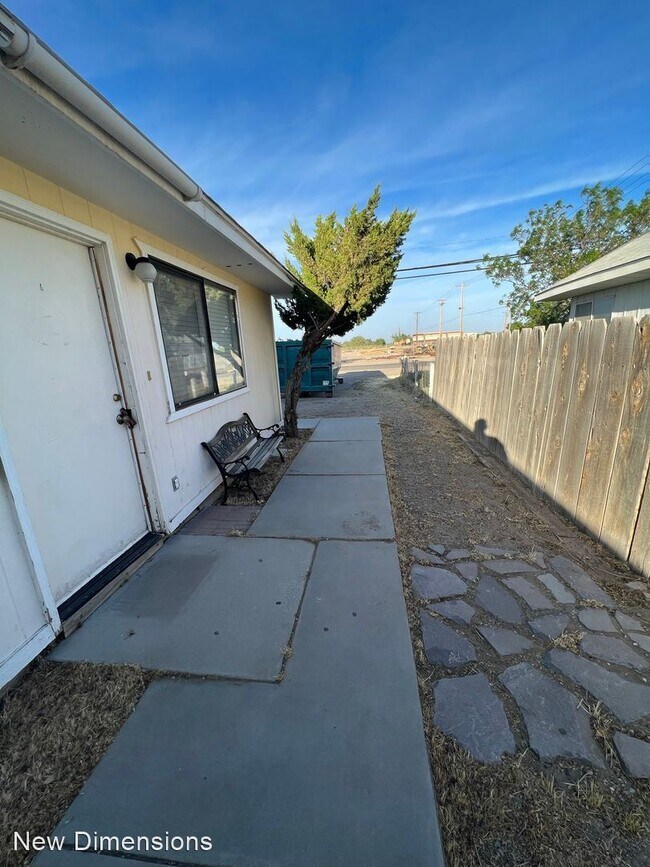 Building Photo - 2 br, 1 bath House - 190 North Nevada Street