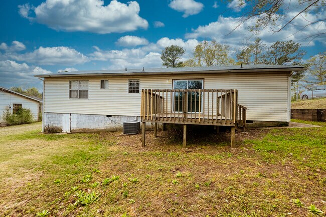 Building Photo - 410 Clio St
