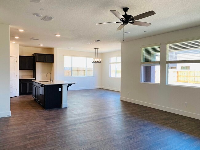 Building Photo - 2446 Cortes Dr