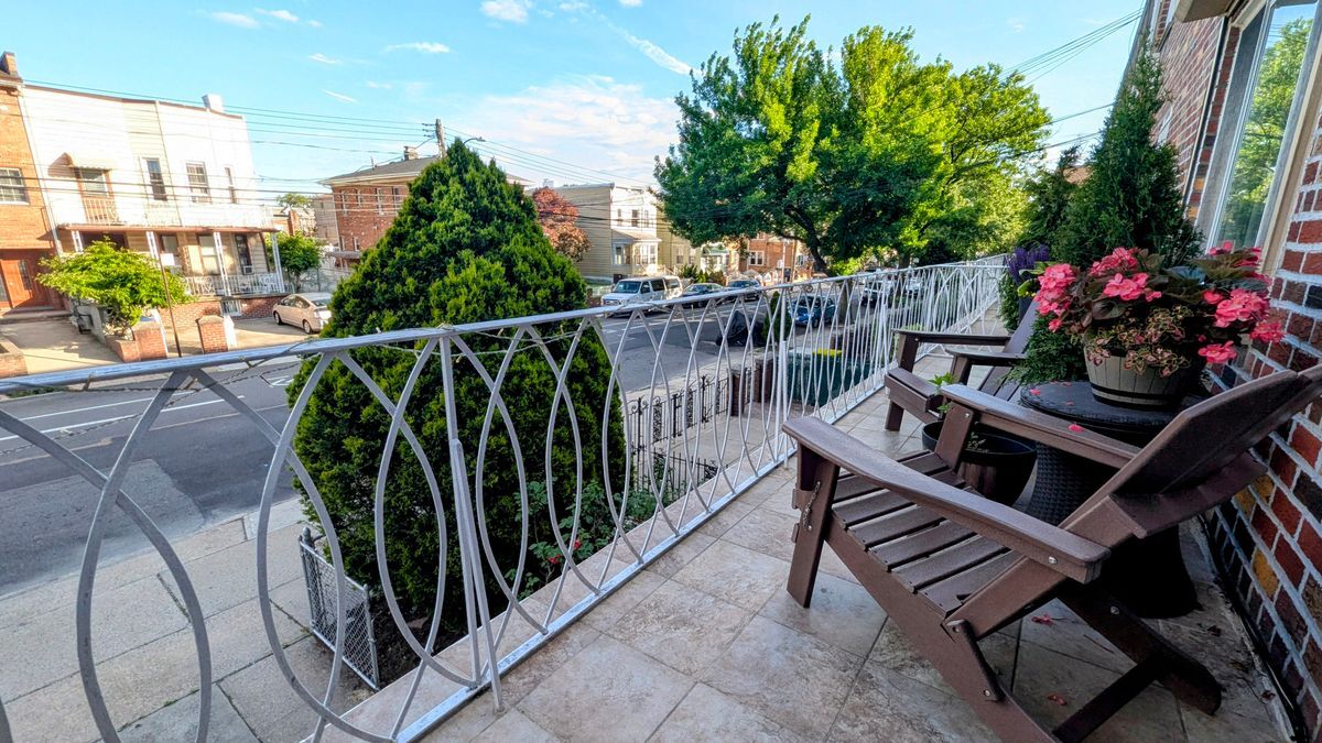 Foto principal - 21-32 43rd Street