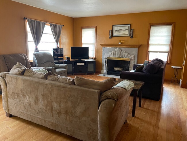 Building Photo - 1122 Luther Ave