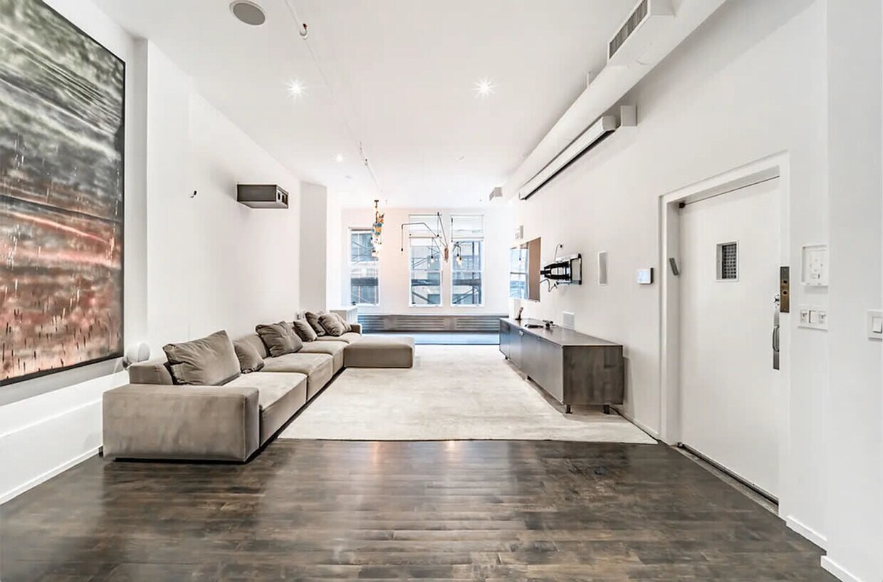 Foto principal - 20 E 17th St