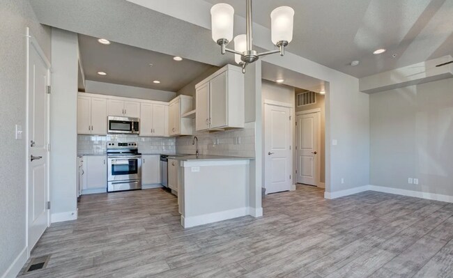 Foto del edificio - Modern 2 bed, 2.5 bath Townhome in Wellington, CO- Available July 10th!
