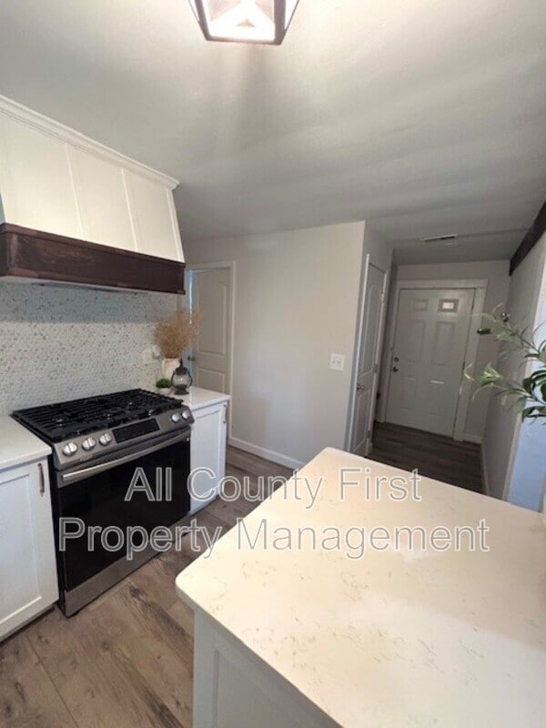 Building Photo - 459 Holly Dr SE