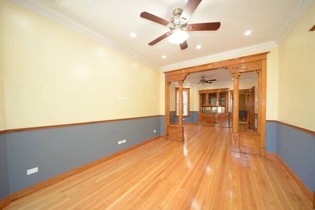 Foto del edificio - 3323 W Pierce Ave