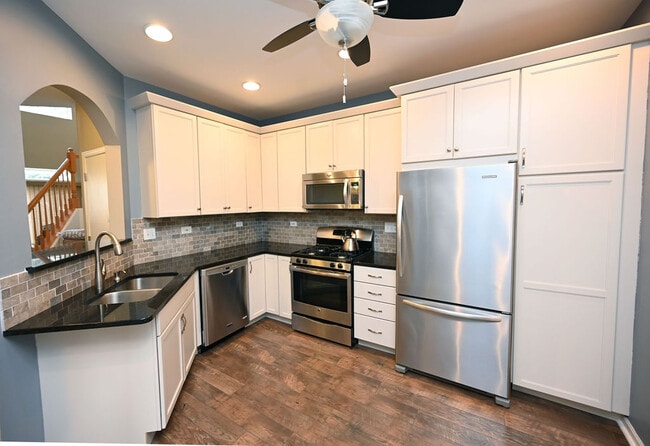 Building Photo - 173 Hidden Pond Circle